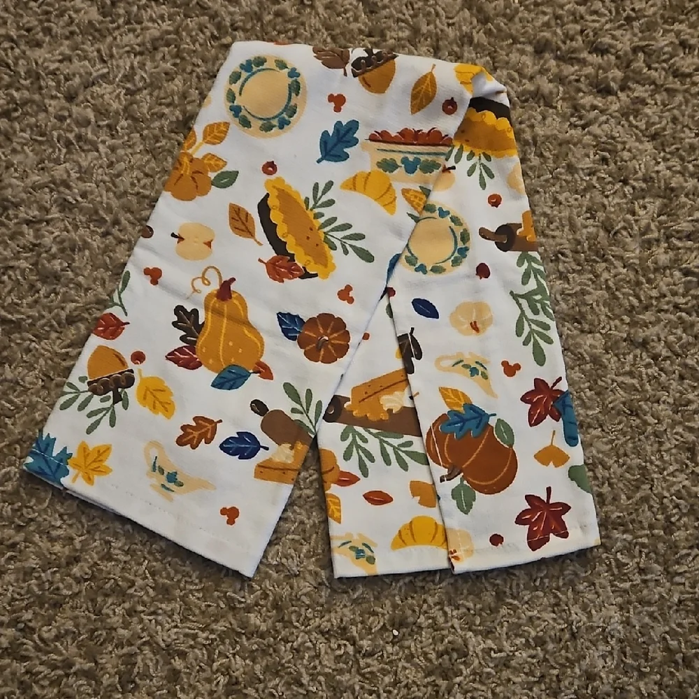 Disney Autumn Leaves Hand Towel